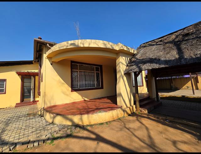 6 BEDROOM HOUSE FOR SALE IN BRAKPAN CENTRAL